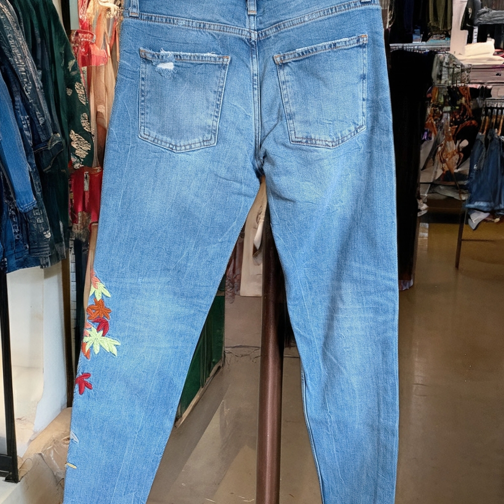 Zara Women Premium Denim Company Embroidered Blue Jeans - Picture 2 of 3